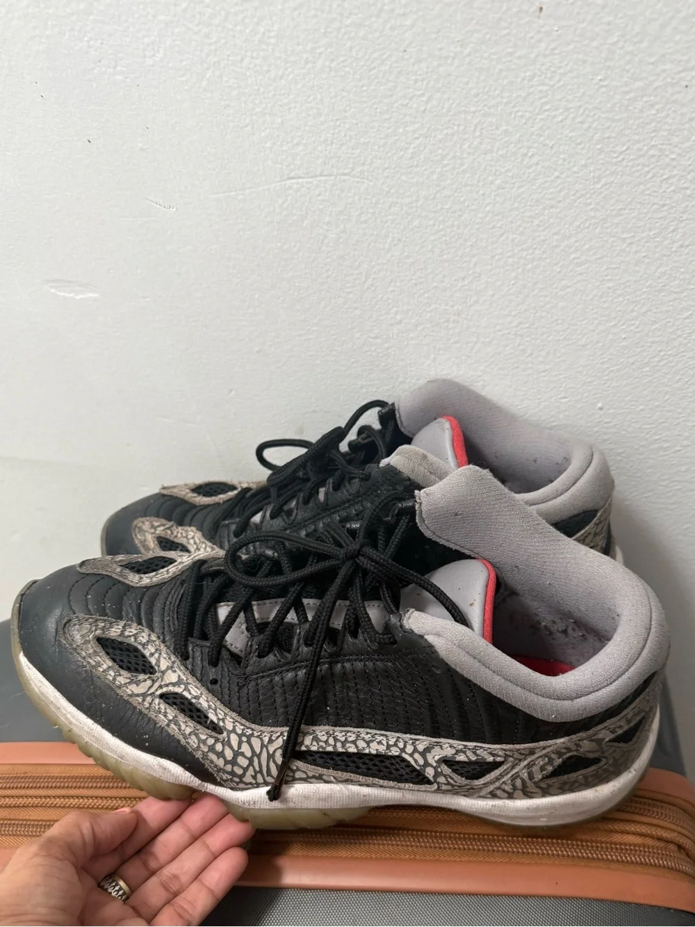Jordan 11 Black Sneakers